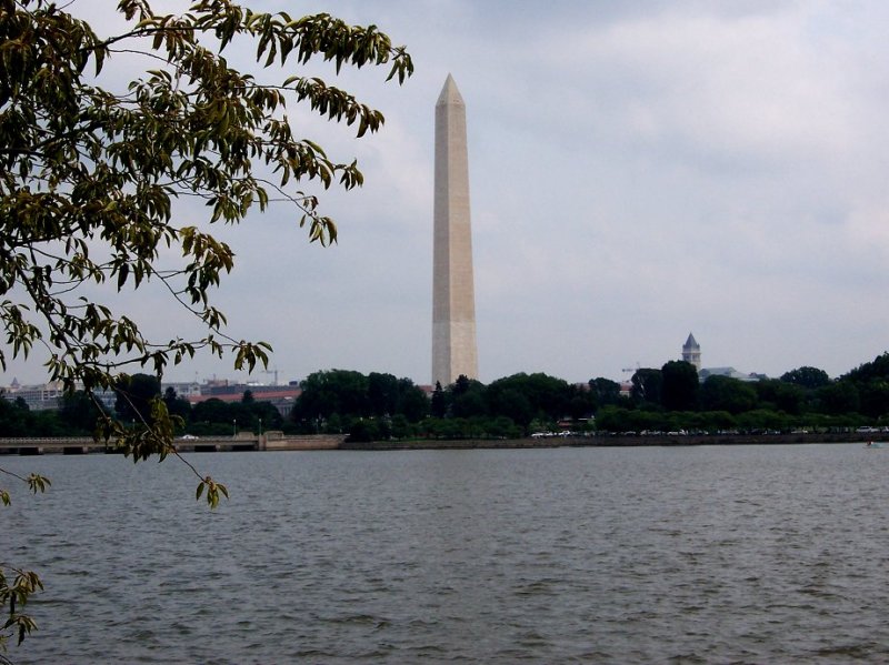 washingtonmonumentacrossthepotomacriver.jpg